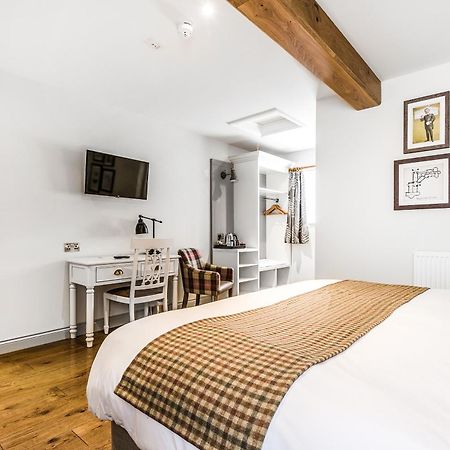 مبيت وإفطار ليمنجتون The Walhampton Arms الغرفة الصورة
