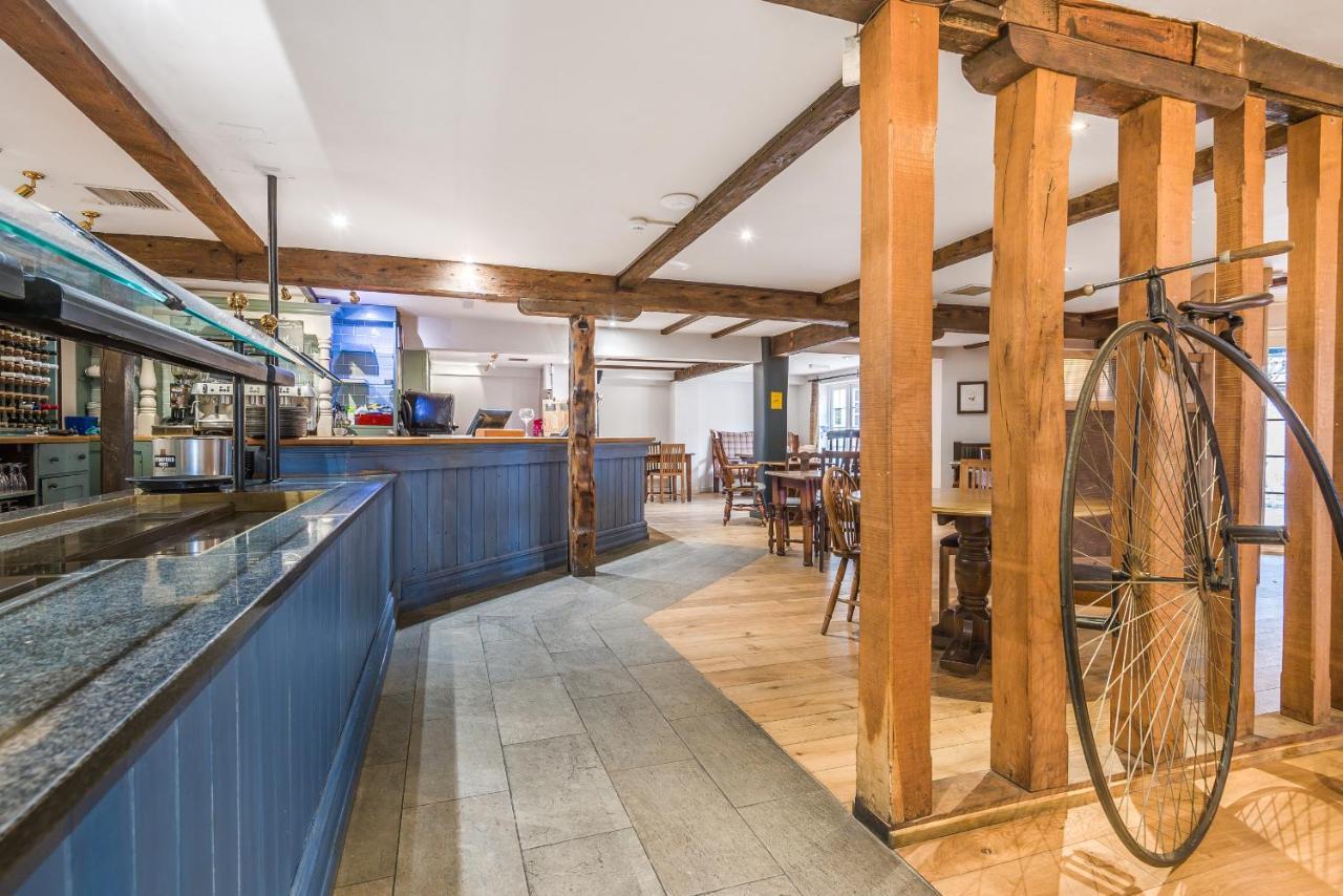 مبيت وإفطار ليمنجتون The Walhampton Arms المظهر الخارجي الصورة