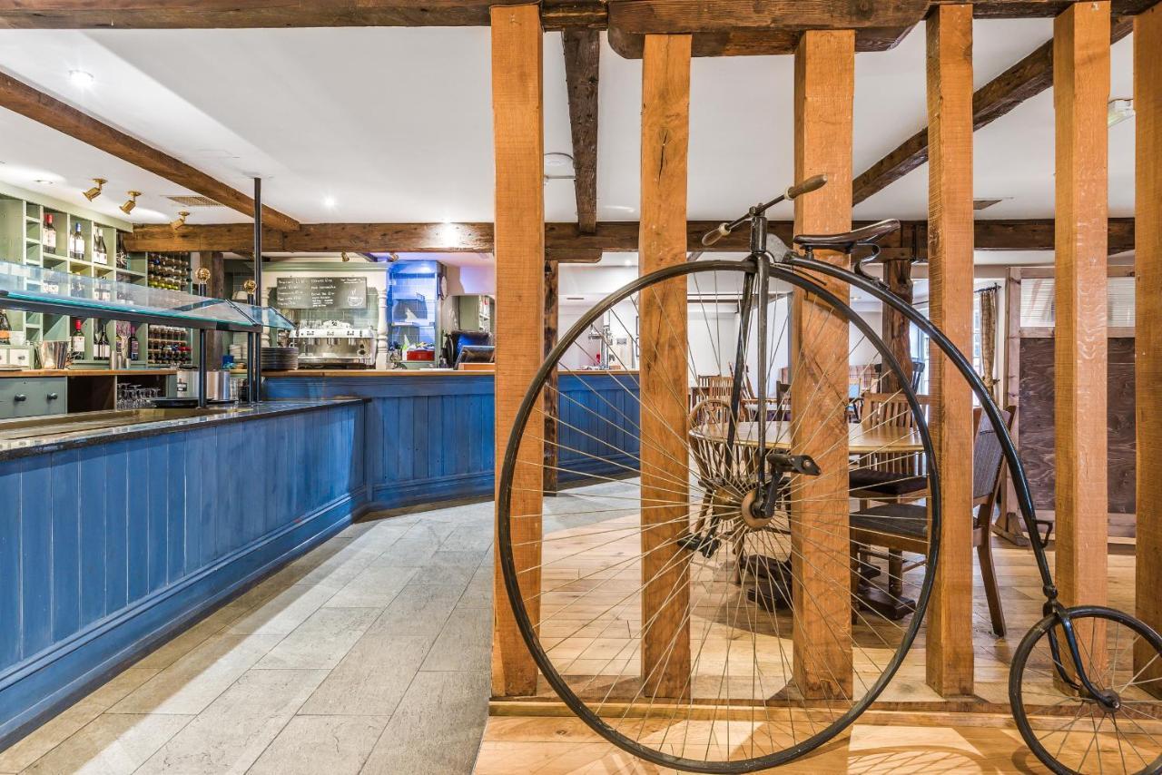 مبيت وإفطار ليمنجتون The Walhampton Arms المظهر الخارجي الصورة
