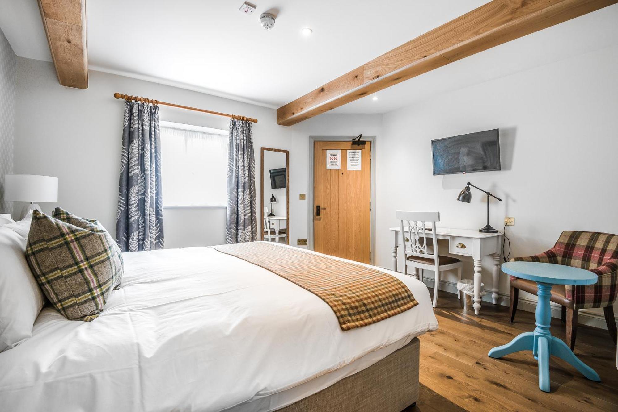 مبيت وإفطار ليمنجتون The Walhampton Arms الغرفة الصورة